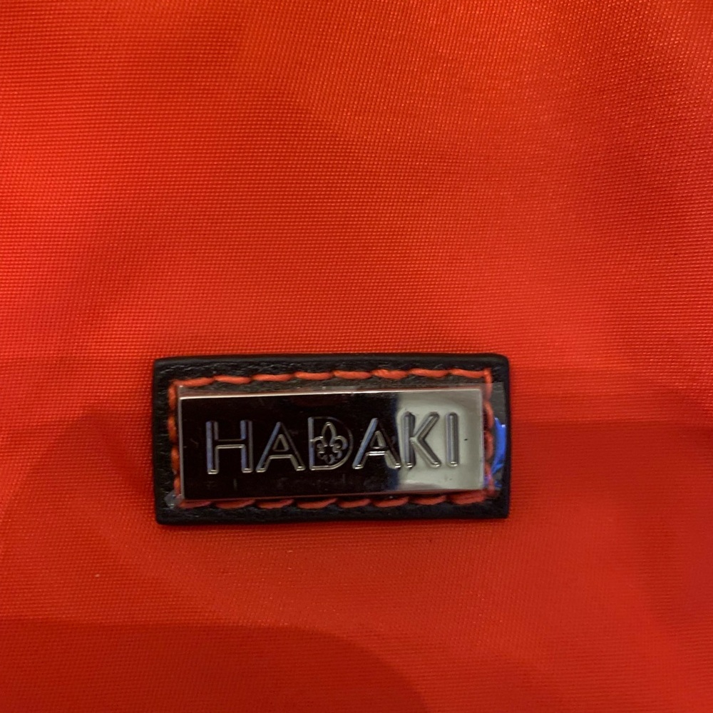 ✈️HADAKI PACKABLE TOTE/WEEKENDER✈️NWOT. NEVER USED!! - Picture 3 of 9